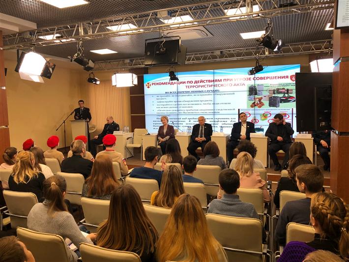 Представитель Росгвардии принял участие во всекрымской конференции по вопросам противодействия экстремизму