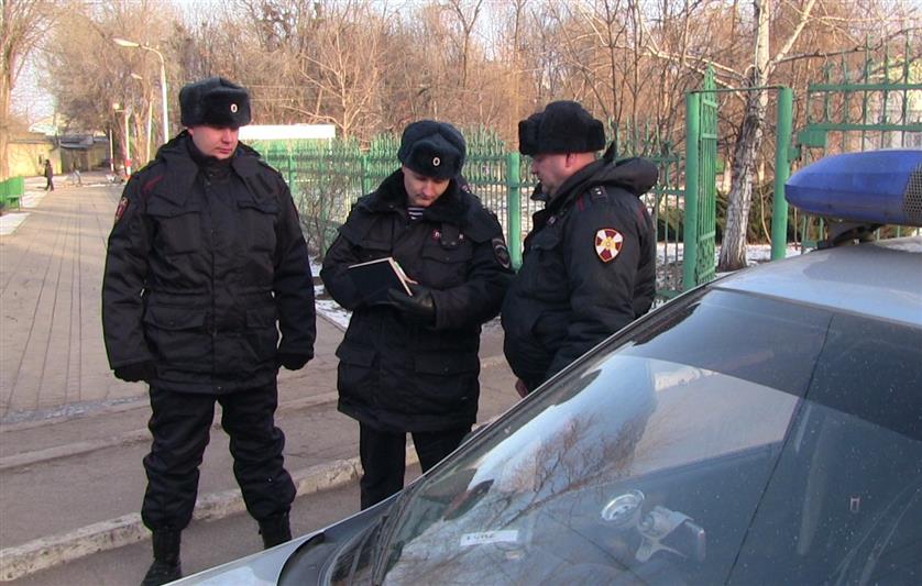Наряд вневедомственной охраны задержал подозреваемых в совершении крупной кражи из спортивного магазина в Энгельсе 