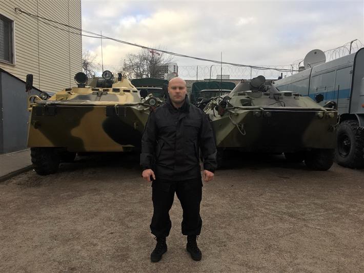 В Воронеже сотрудник ОМОНа помог задержать мужчину, подозреваемого в нападении на сотрудников полиции  