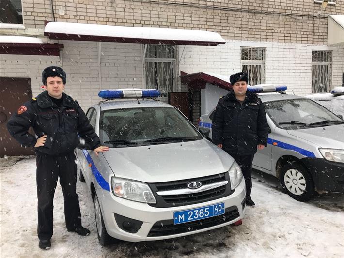 В Калуге сотрудники Росгвардии спасли двух человек во время пожара