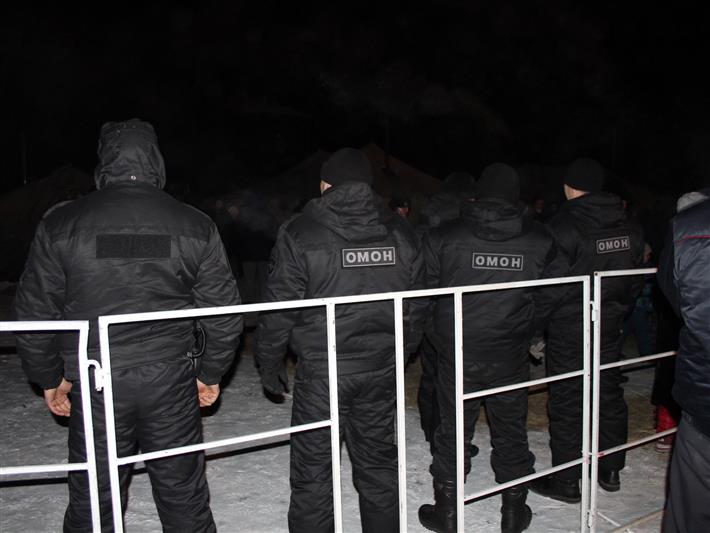 В Туве сотрудники Росгвардии обеспечили безопасность граждан во время крещенских купаний 