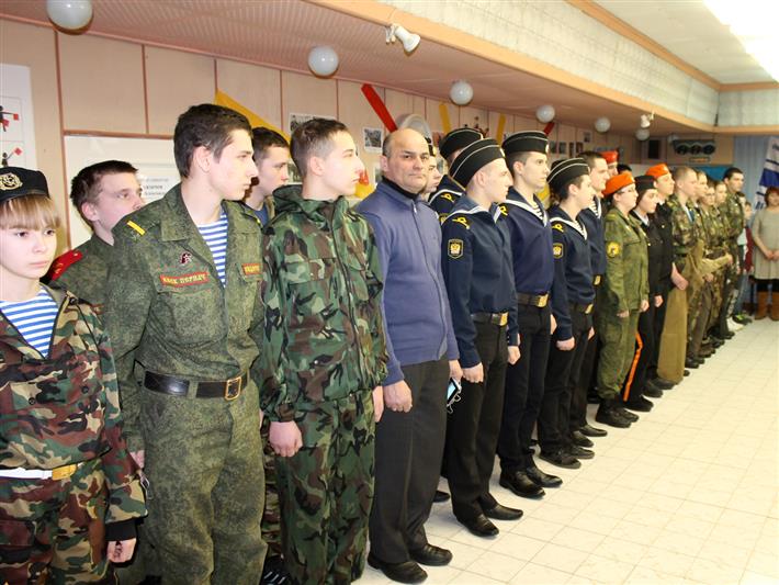 Военнослужащие отряда «Ермак» выступили судьями на соревнованиях по огневой подготовке среди учащихся образовательных учреждений