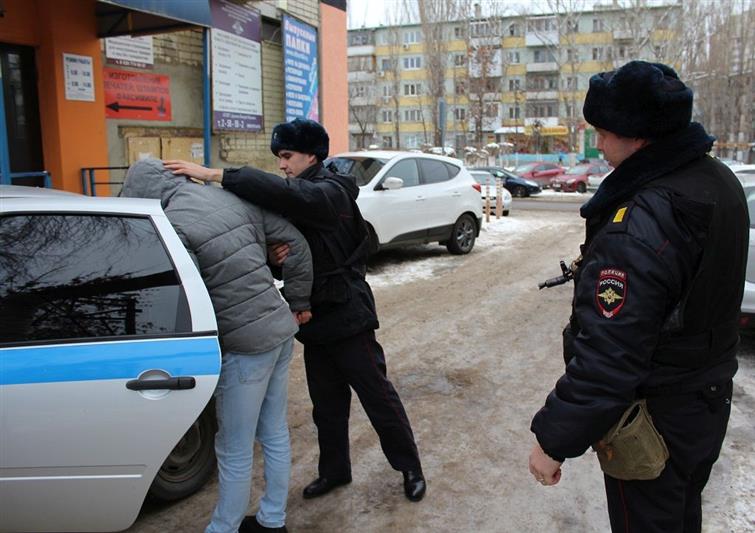 Разыскиваемый за оскорбление представителя власти гражданин задержан в Саратове