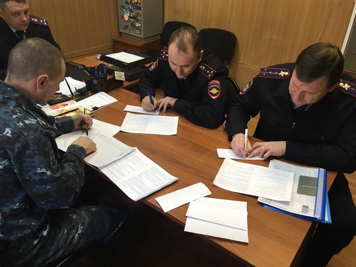 В Хакасии сотрудники Центра лицензионно-разрешительной работы Росгвардии подвели итоги работы за год