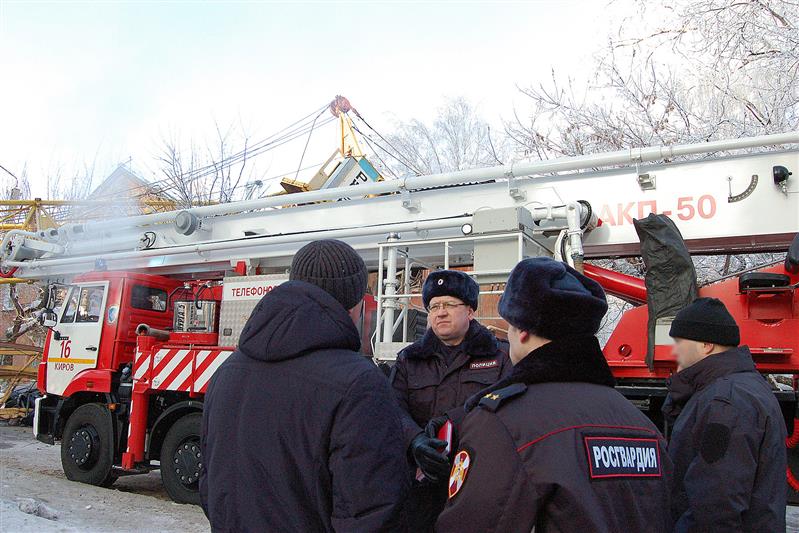 В Кирове сотрудники Росгвардии принимают участие в обеспечении общественного порядка при ликвидации последствий ЧП 