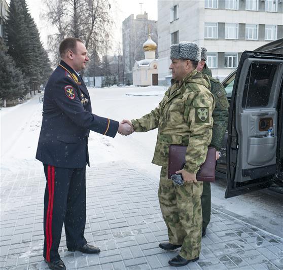 Новый командующий Уральским округом Росгвардии представлен должностным лицам Уральского федерального округа