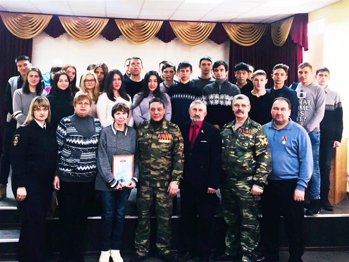 Омские росгвардейцы провели патриотическую акцию «Студенческий десант»