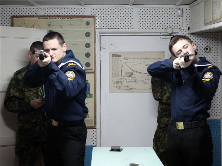 Военнослужащие отряда «Ермак» выступили судьями на соревнованиях по огневой подготовке среди учащихся образовательных учреждений