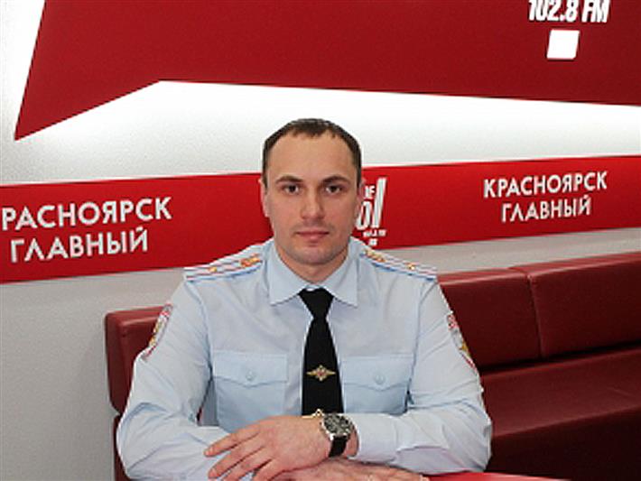 В Красноярске офицер Росгвардии рассказал радиослушателям о нововведениях в работе по контролю за оборотом оружия