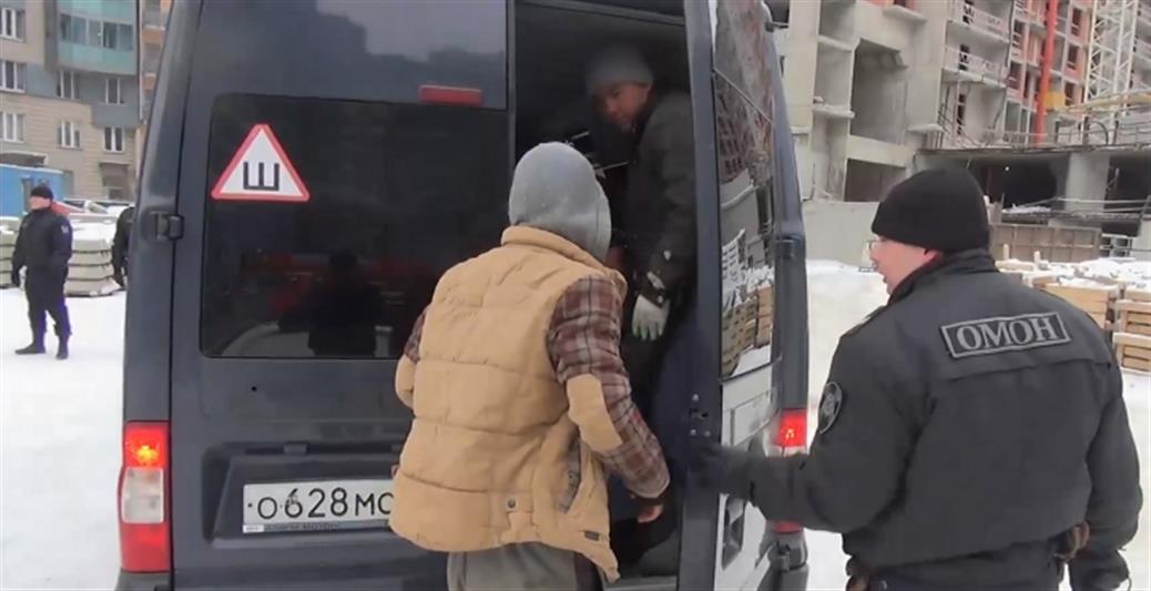 Сотрудники питерского ОМОНа оказали содействие полиции в проведении рейда по проверке соблюдения миграционного законодательства