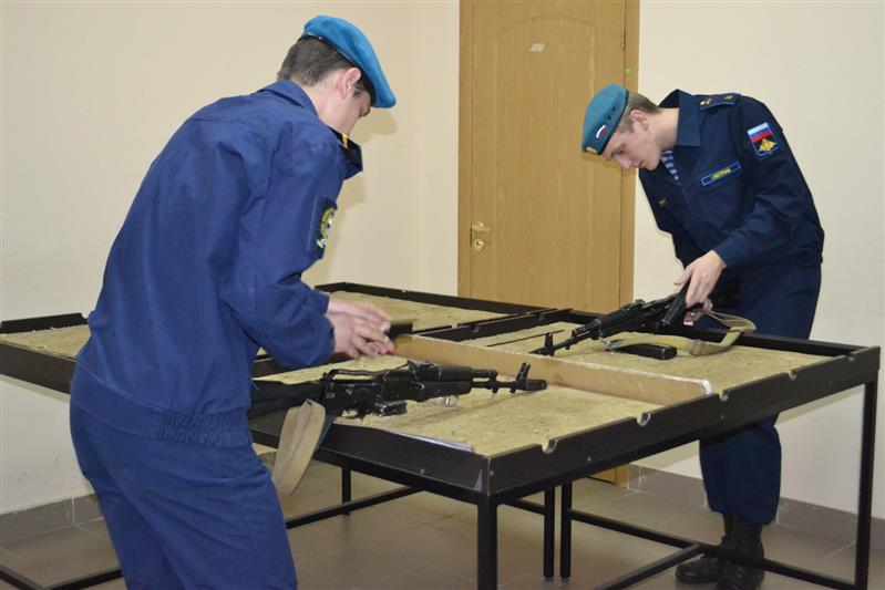 На базе ОМОНа Отдела Росгвардии по Костромской области прошла военно-спортивная эстафета среди учащихся школ