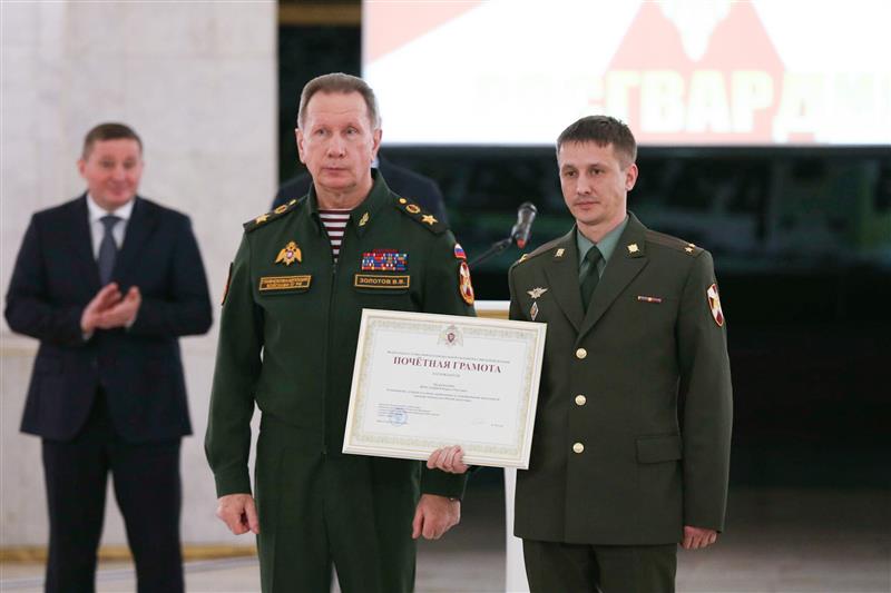 Директор Росгвардии в Волгограде вручил награды  военнослужащим и сотрудникам Южного округа