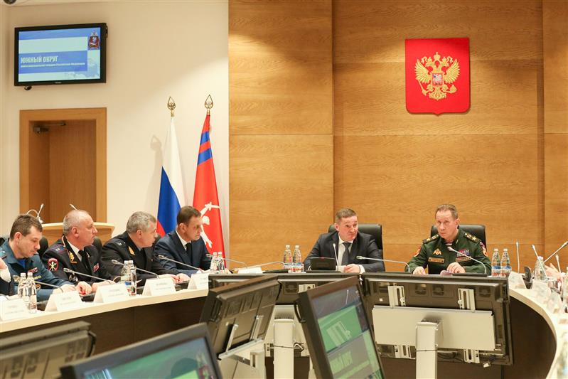 В Волгограде директор Росгвардии провел межведомственное совещание