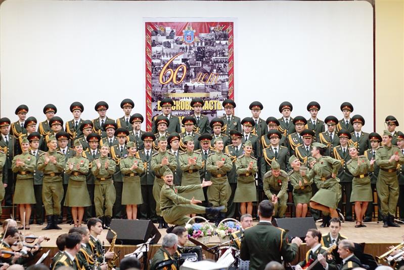 В Подмосковье военнослужащие Центра подготовки личного состава отметили 60-летие воинской части