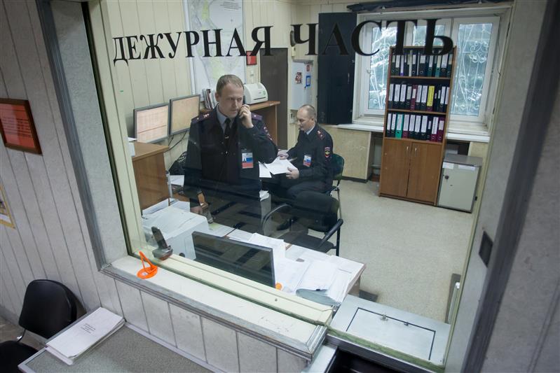 Столичные росгвардейцы задержали мошенников, которые пытались незаконно снять с чужого счета более полумиллиона рублей