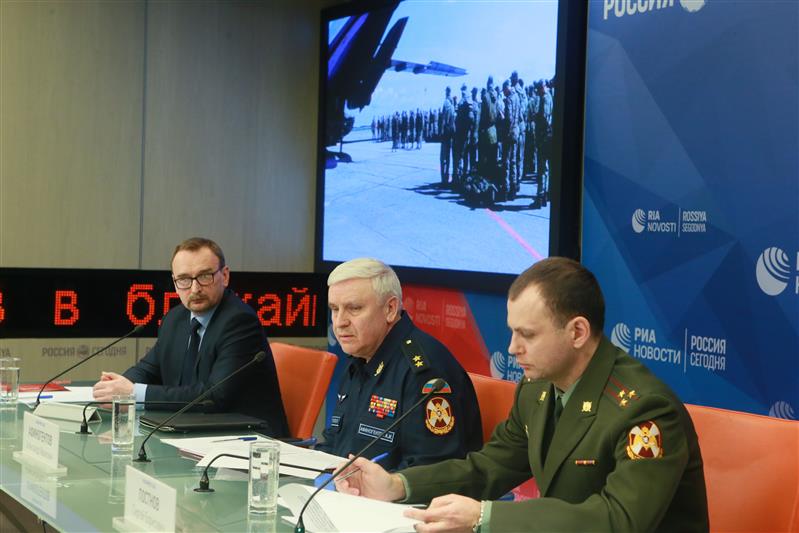 В преддверии Дня авиации Росгвардии в Москве состоялась пресс-конференция заслуженного военного лётчика генерал-лейтенанта Александра Афиногентова (видео)