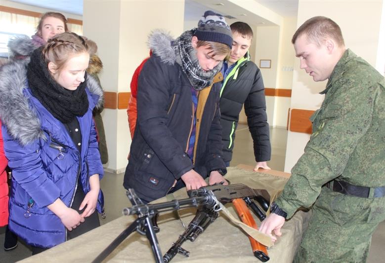 В Приморье в воинской части по охране важного государственного объекта состоялся День открытых дверей