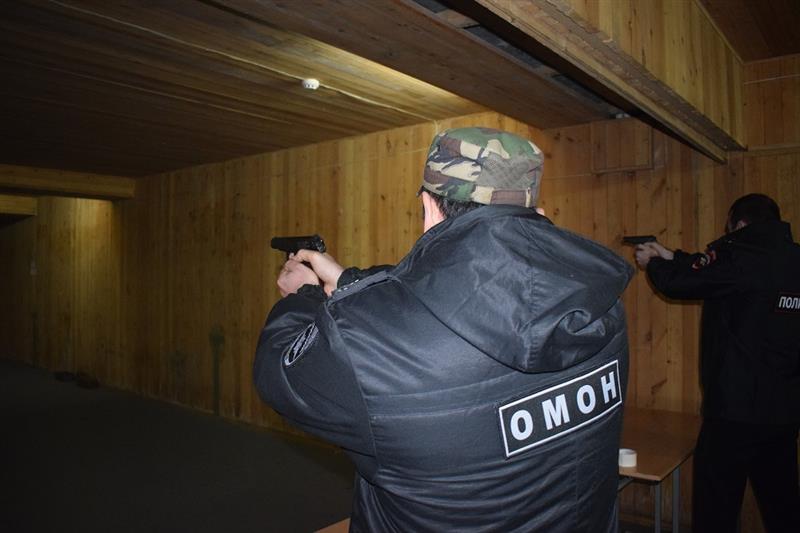 В Каспийске прошел турнир по стрельбе из пистолета Макарова среди сотрудников Управления Росгвардии по Республике Дагестан
