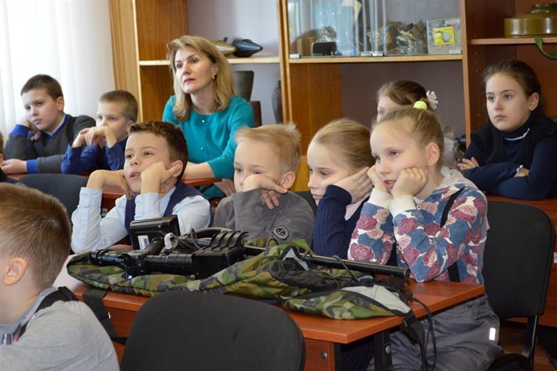 Архангельские росгвардейцы провели уроки Мужества для учеников местных общеобразовательных школ