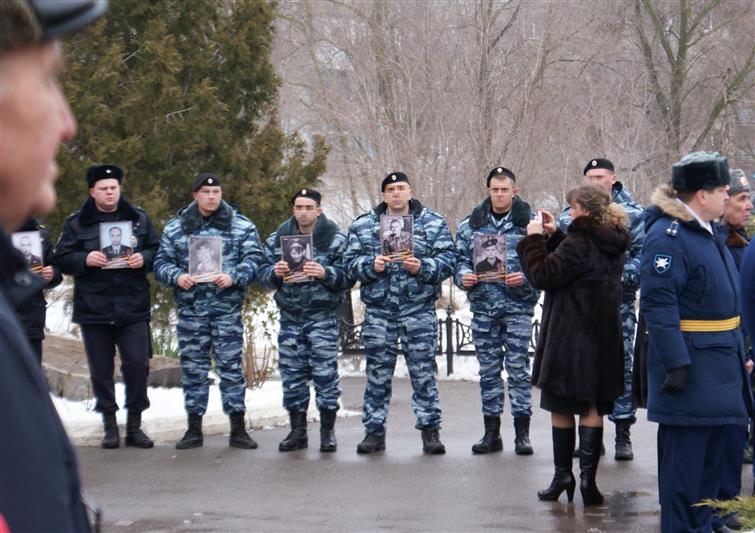 В Ростовской области бойцы ОМОНа провели для детей и подростков комплекс патриотических мероприятий