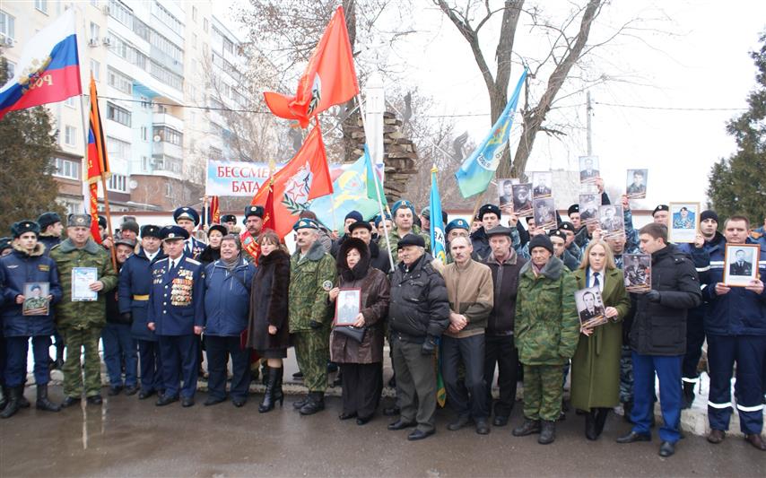 В Ростовской области бойцы ОМОНа провели для детей и подростков комплекс патриотических мероприятий
