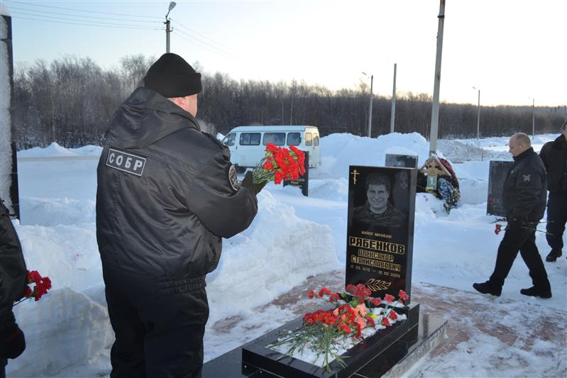 Мурманские собровцы почтили память погибших боевых товарищей
