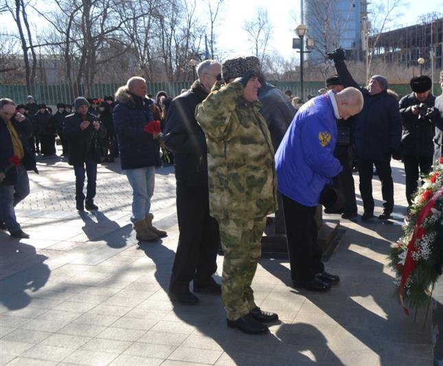 Росгвардейцы почтили память погибших воинов-интернационалистов во Владивостоке