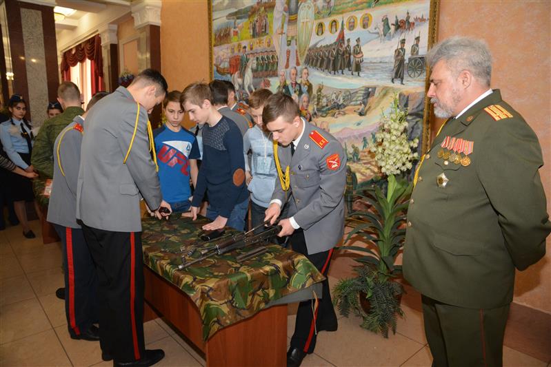 В Саратовском военном институте Росгвардии состоялось городское торжественное мероприятие, посвященное  Дню защитника Отечества 