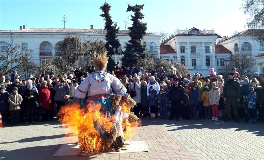 Севастопольские росгвардейцы обеспечили правопорядок во время масленичных народных гуляний