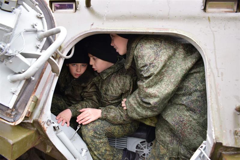 Бойцы дагестанского СОБРа посетили 1-й Дагестанский кадетский корпус имени генерал-полковника Трошева Г. Н.