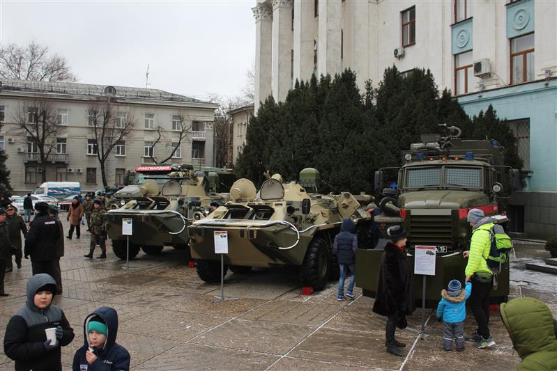 Военнослужащие крымского соединения Южного округа Росгвардии приняли участие в мероприятиях, посвященных Дню защитника Отечества