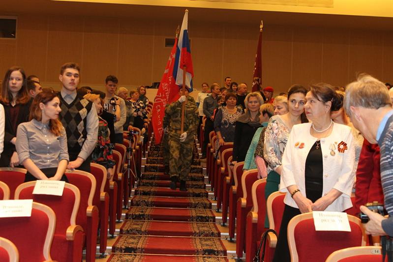 Председатель ветеранской организации архангельского управления Росгвардии открыл торжественный вечер-концерт «Служить Отечеству – наш долг перед Россией!»