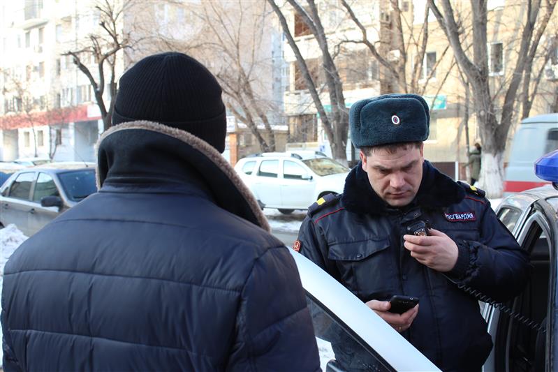 Сотрудники Росгвардии задержали подозреваемого в заведомо ложном сообщении о минировании здания в Саратовской области