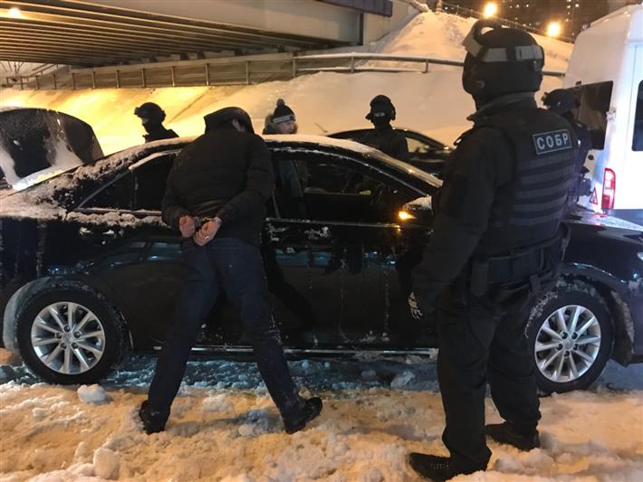 При силовой поддержке столичного СОБРа Росгвардии задержаны подозреваемые в сбыте фальшивых денег 