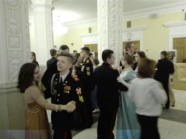 Росгвардия провела кадетский бал выпусников