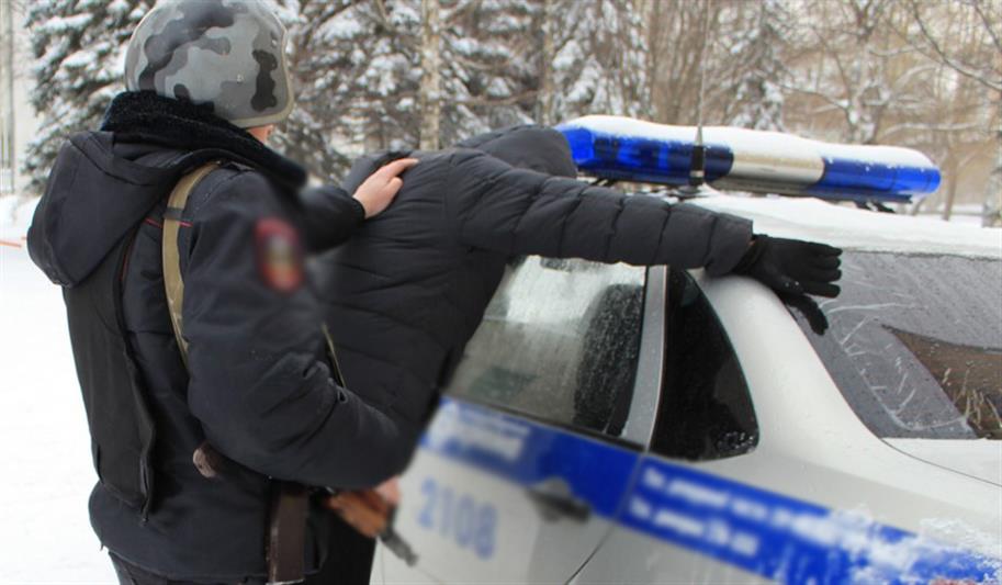 В Санкт-Петербурге сотрудники Росгвардии задержали гражданина, находившегося в федеральном розыске