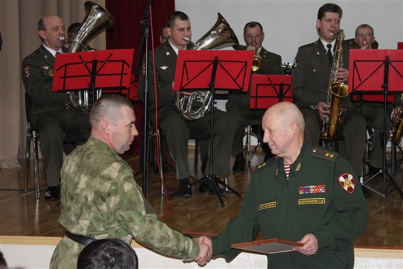 Врид командующего Северо-Кавказским округом Росгвардии поздравил военнослужащих с Днем защитника Отечества