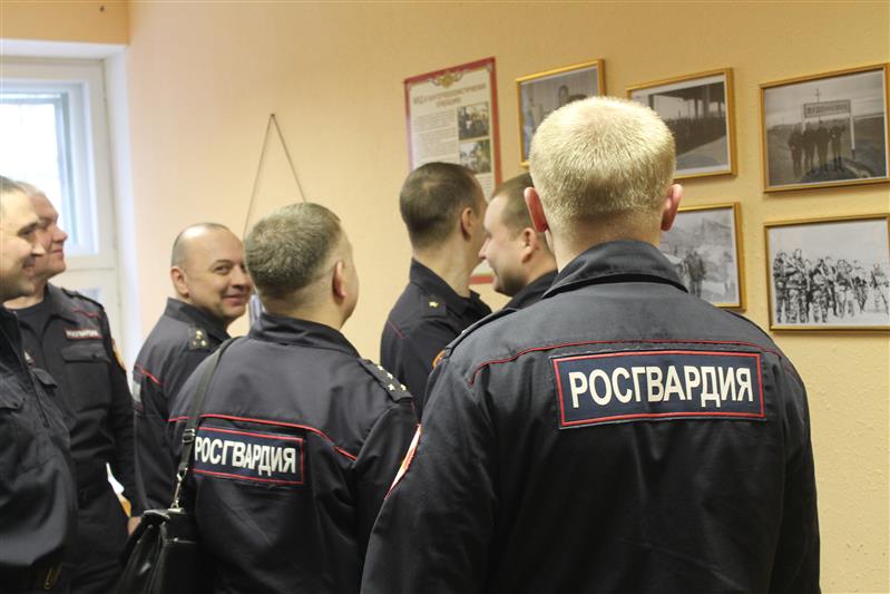 Екатеринбургские росгвардейцы посетили исторический музей вневедомственной охраны 