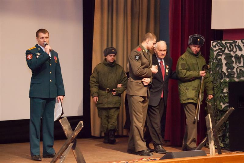Сталинград. "Клянемся ж с тобою, товарищ, что больше ни шагу назад..."