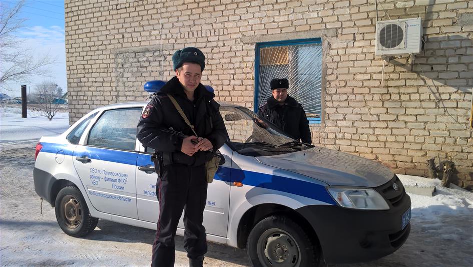 Волгоградские росгвардейцы помогли сотрудникам полиции задержать мошенника