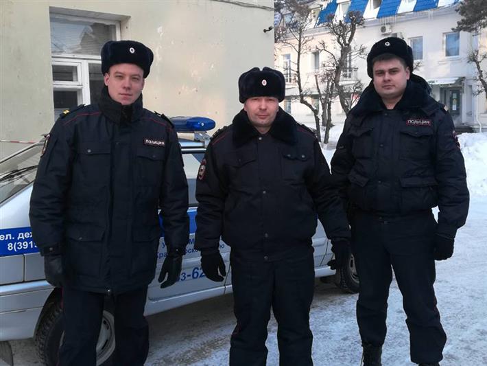 В Красноярском крае офицер Росгвардии по дороге на службу задержал домушников