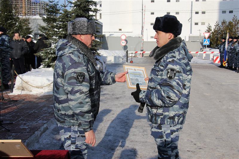 В столичном ОМОНе состоялась торжественная церемония открытия бюста первого командира спецподразделения генерал майора милиции Дмитрия Иванова