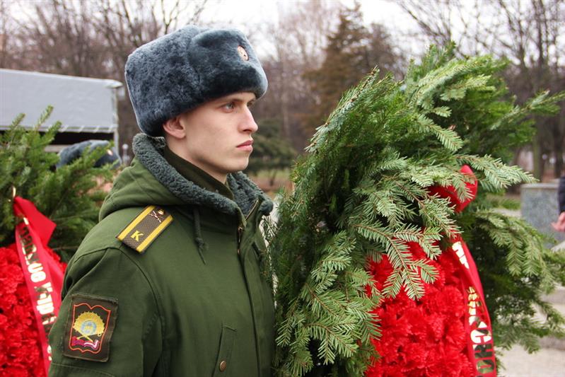 В Краснодаре сотрудники и военнослужащие Росгвардии почтили память воинов-освободителей города