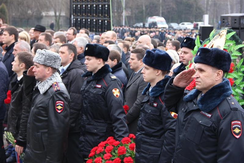 В Краснодаре сотрудники и военнослужащие Росгвардии почтили память воинов-освободителей города