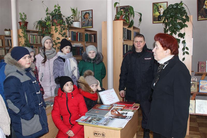 Учащиеся одной из орловских школ побывали в гостях у Росгвардии