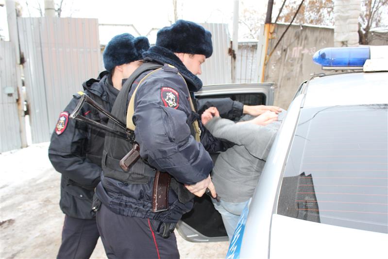 В Саратовской области росгвардейцы по горячим следам задержали грабителей