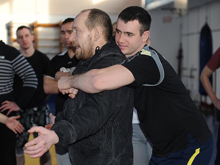 В Кузбассе инструкторы Росгвардии и представители ММА освоили новую методику подготовки бойцов      