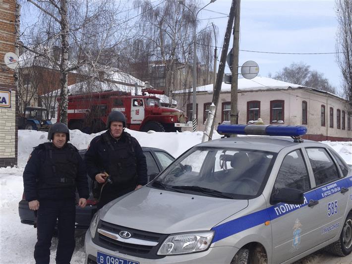 В Тамбовской области сотрудники Росгвардии вынесли женщину из горящего дома