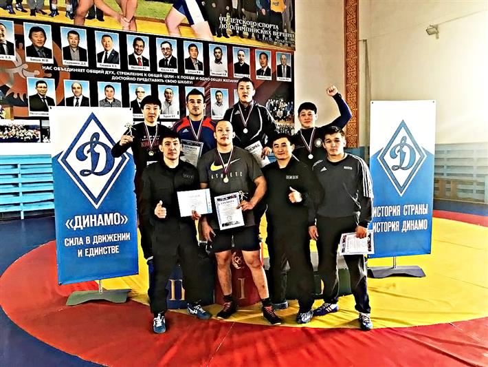 КОМАНДА УПРАВЛЕНИЯ РОСГВАРДИИ ПО РЕСПУБЛИКЕ САХА (ЯКУТИЯ) — ЧЕМПИОН ПО НАЦИОНАЛЬНОЙ БОРЬБЕ ХАПСАГАЙ 