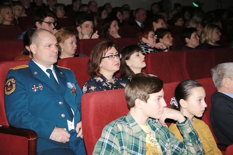 В Северском музыкальном театре состоялся очередной концерт благотворительной акции «Пока сердца для чести живы….» 